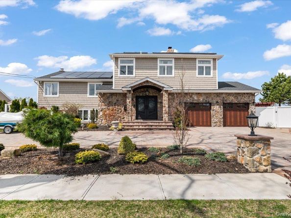 7 Waterview Avenue, Massapequa NY 11758