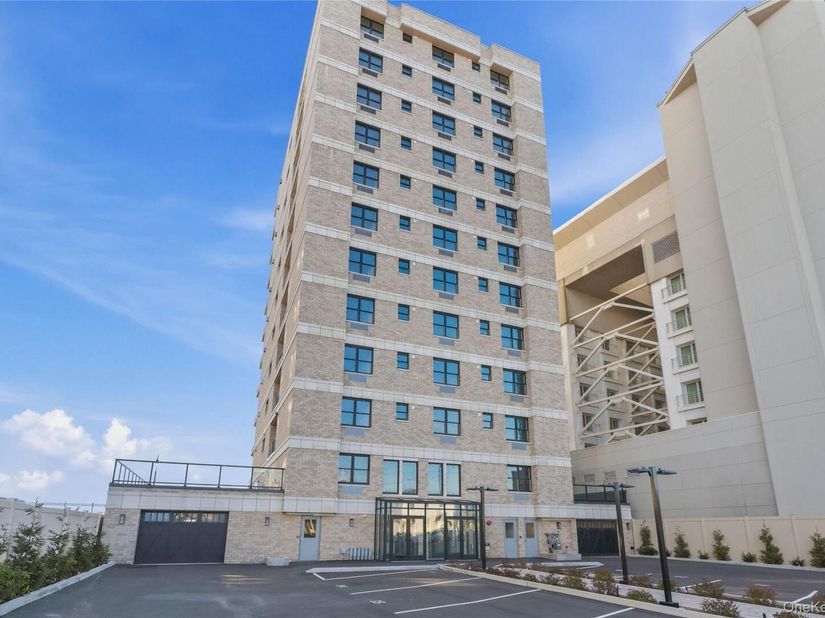 50 W Broadway 1001, Long Beach NY 11561