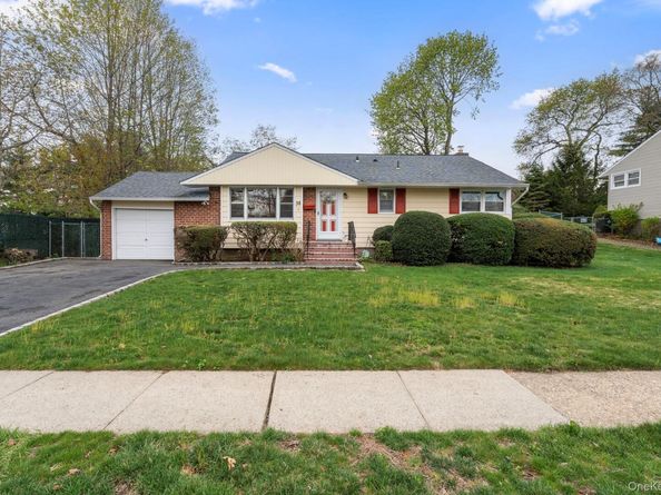 38 Miller Boulevard, Syosset NY 11791