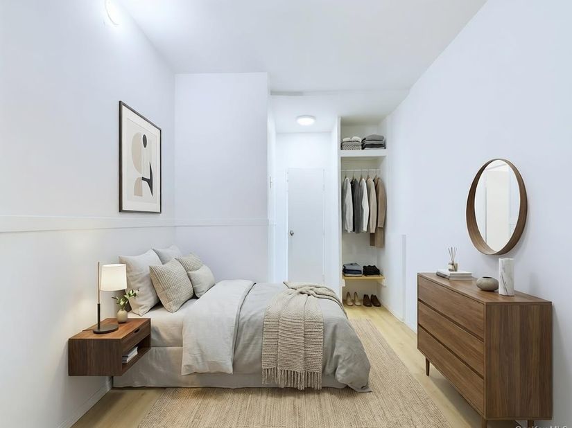 21-58 35 street 1E, Astoria NY 11105