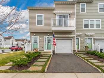 140 Compass Place