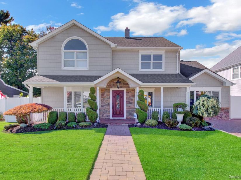 12 Crabtree Lane, Levittown NY 11756