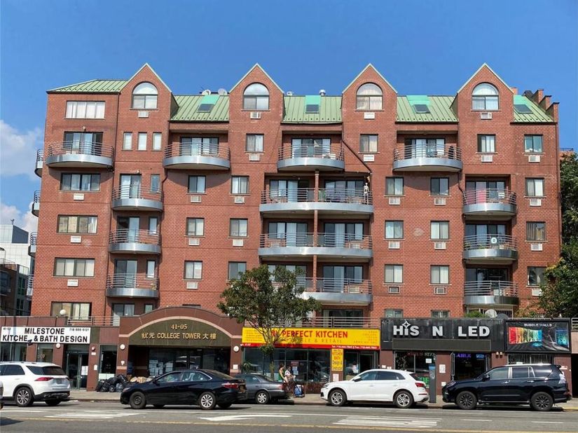 41-05 College Point Boulevard 2F, Flushing NY 11355
