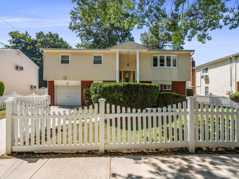 18 Brooklyn Avenue, Roosevelt NY 11575