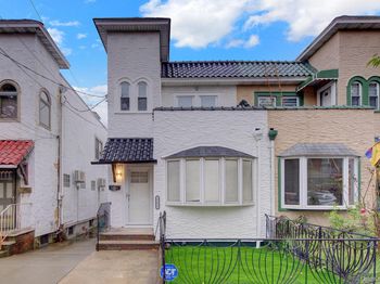 2152 E 35th Street