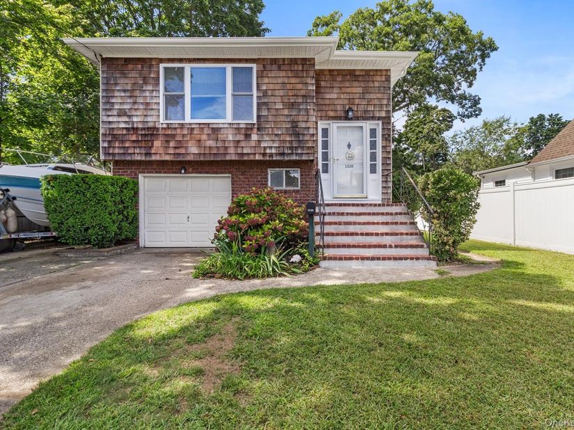 1320 Pine Acres Boulevard, Bay Shore NY 11706