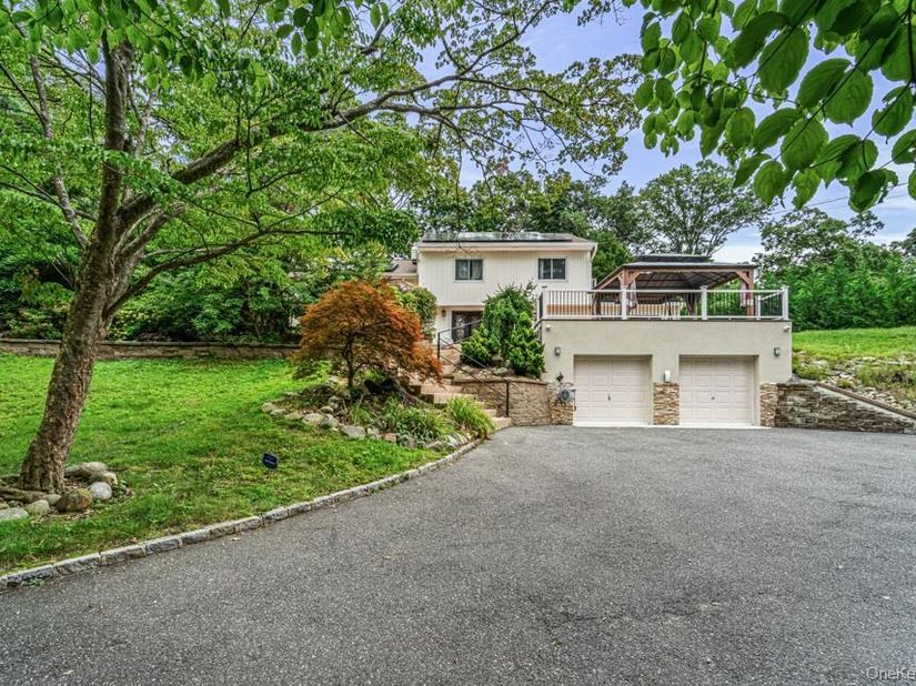 29 Hillside Lane, Syosset NY 11791