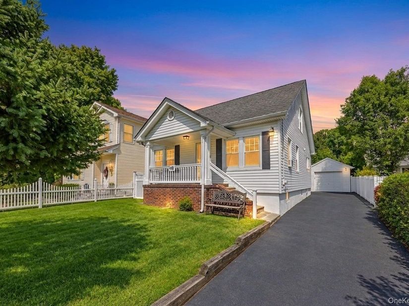 49 Collins Avenue, Kings Park NY 11754