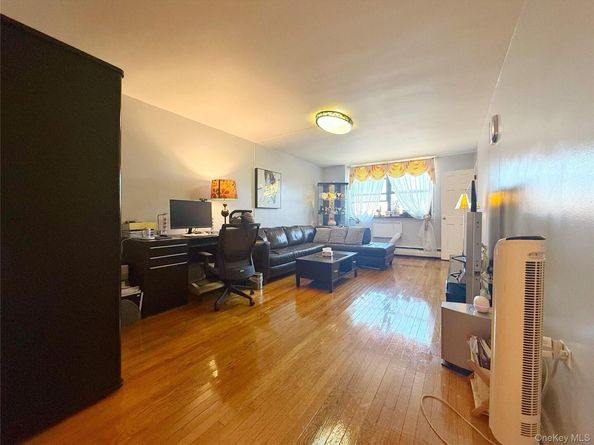 9935 59th Avenue 5E, Corona NY 11368