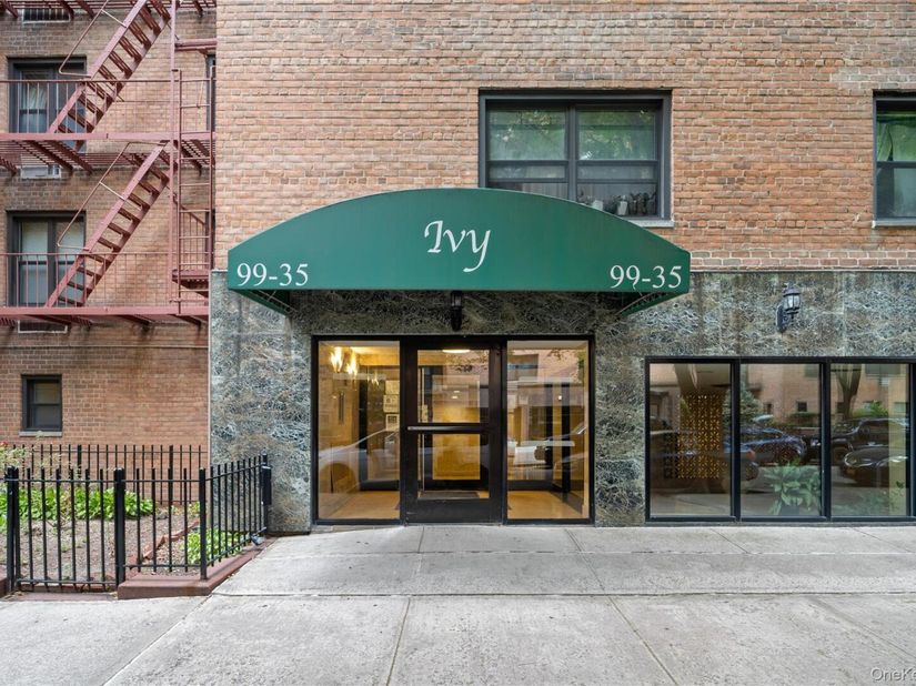 9935 59th Avenue 5E, Corona NY 11368