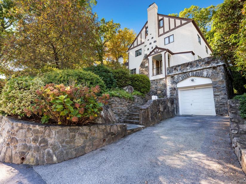 49 Walbrooke Road, Scarsdale NY 10583