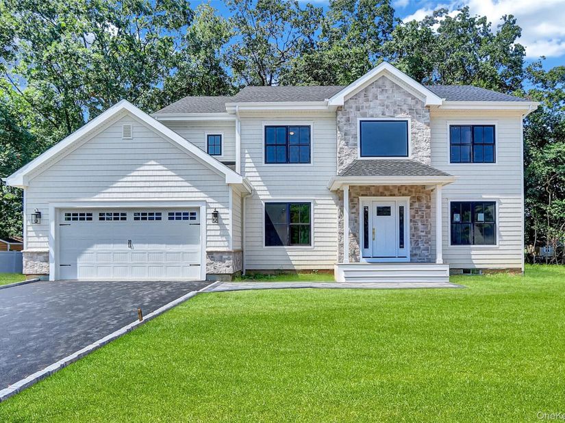 1 N/C North Country Road, Setauket NY 11733