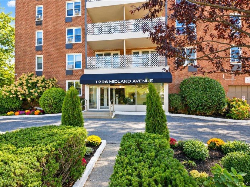 1296 Midland Avenue L2, Yonkers NY 10704