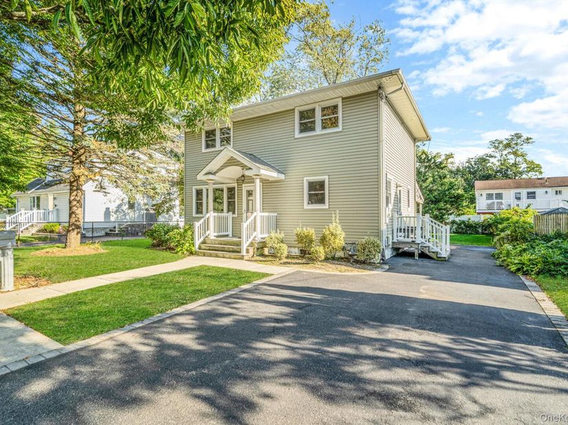 263 Waco Street, Lindenhurst NY 11757