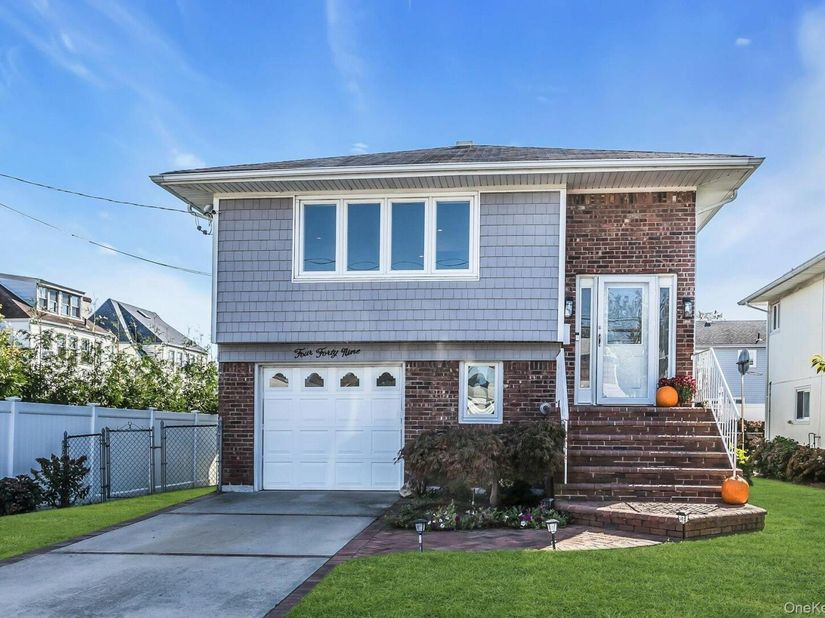 449 Bambrick Street, Oceanside NY 11572