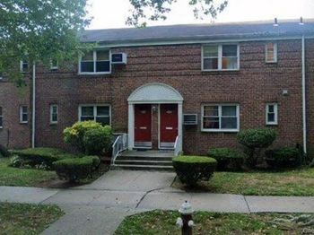 230-06 Kingsbury Avenue