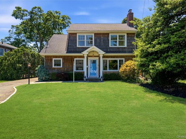 28 Hemlock Lane, Bay Shore NY 11706