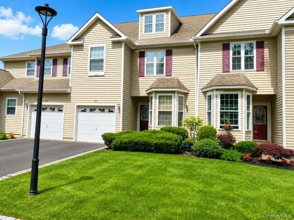 27 Snowdance Lane, Nesconset NY 11767