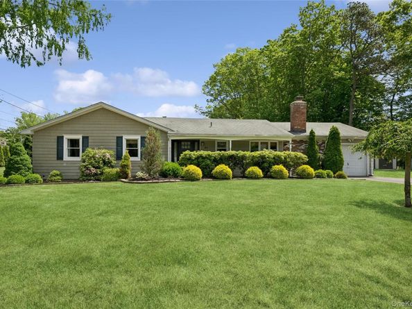 23 Meroke Lane, Rocky Point NY 11778