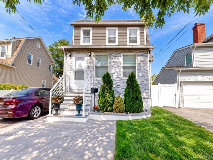 29 Cambridge Street, Valley Stream NY 11581