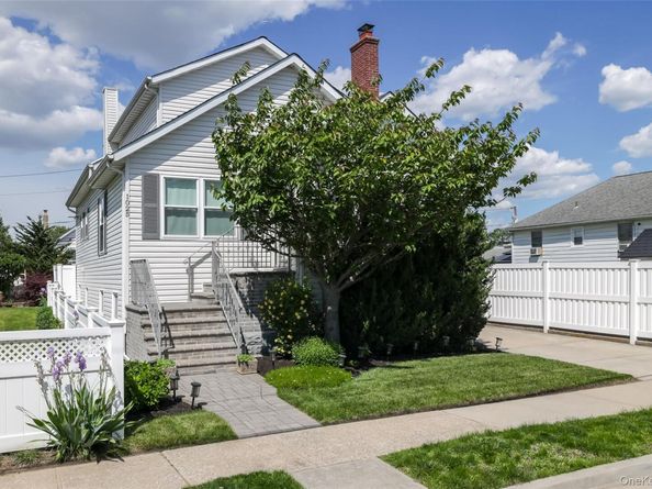1025 Knickerbocker Road, Island Park NY 11558