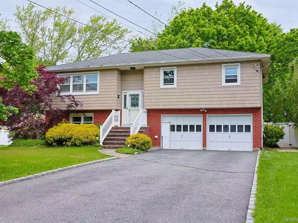 9 Grossman Street, Melville NY 11747