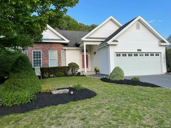 87 Summerfield Drive, Holtsville NY 11742