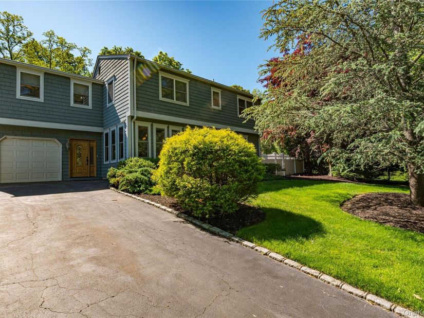 130 N Country Road, Shoreham NY 11786