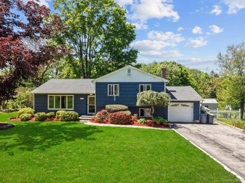 2463 N Pine Grove Court