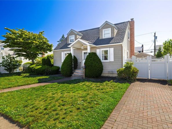 175 Lee Avenue, Hicksville NY 11801