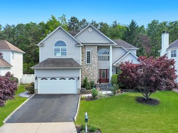 33 Peachtree Court