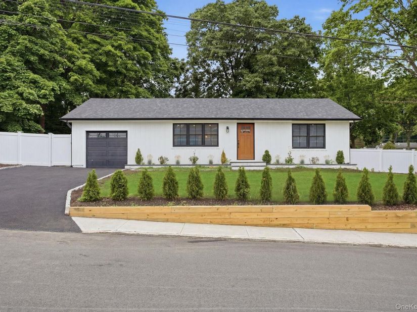 85 Kenneth Avenue, Huntington NY 11743