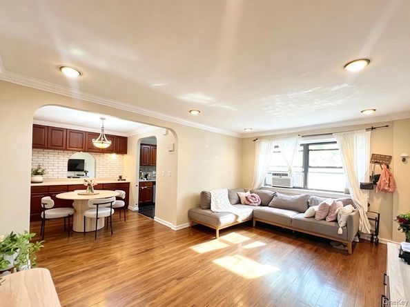 6968 137th Street 1B, Flushing NY 11367