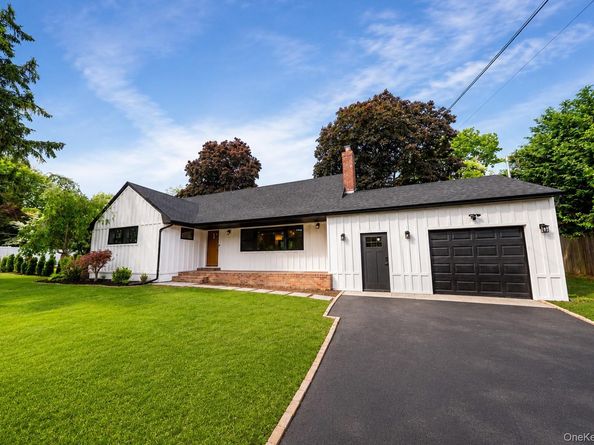 1 Glades Way, Halesite NY 11743