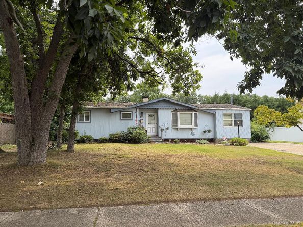 26 Betsy Drive, West Sayville NY 11796