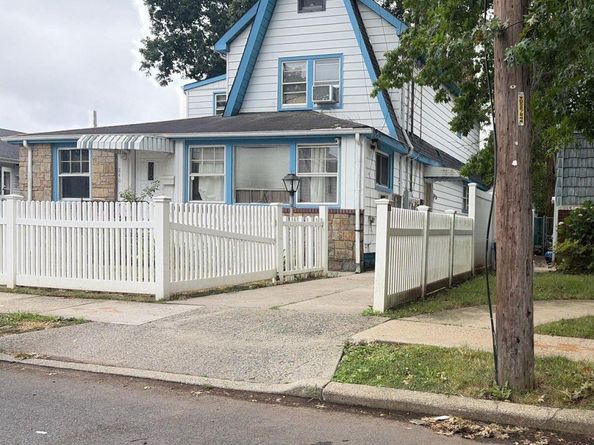 840 Kings Parkway, Baldwin NY 11510