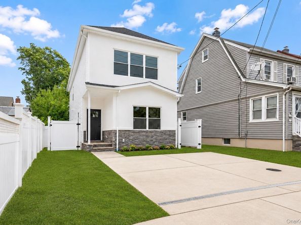 249 Bedford Avenue, New Hyde Park NY 11040