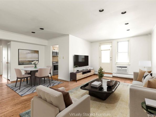 40 Daley Place 40227, Lynbrook NY 11563