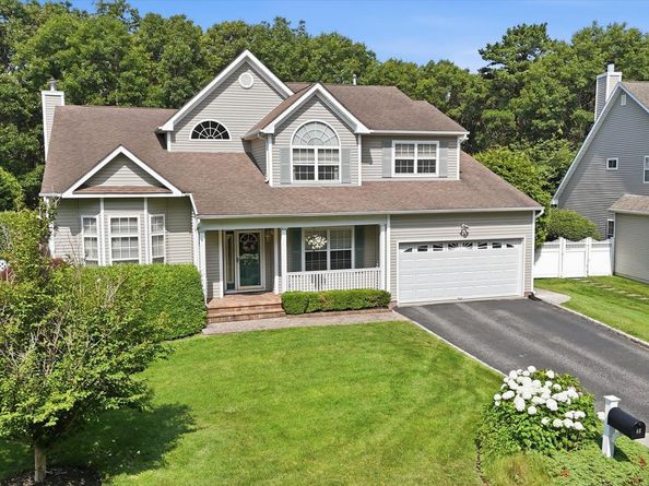 46 Oceanview Boulevard, Manorville NY 11949