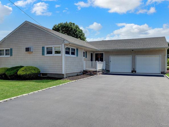 12 Bainbridge Avenue, Melville NY 11747