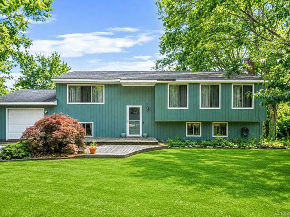 51 Trout Brook Lane, Aquebogue NY 11931