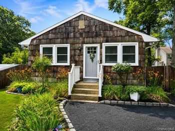 12 Oak Street