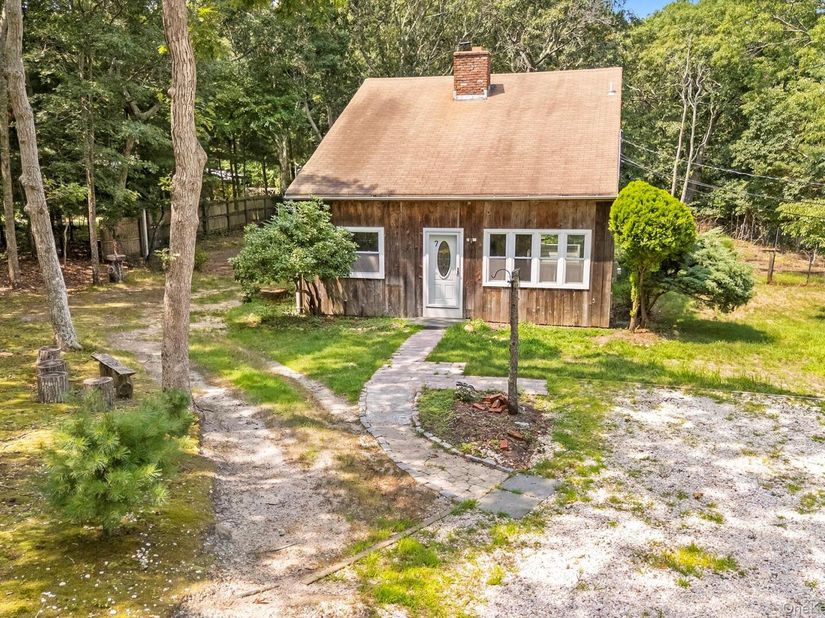 7 Albertines Lane, East Hampton NY 11937