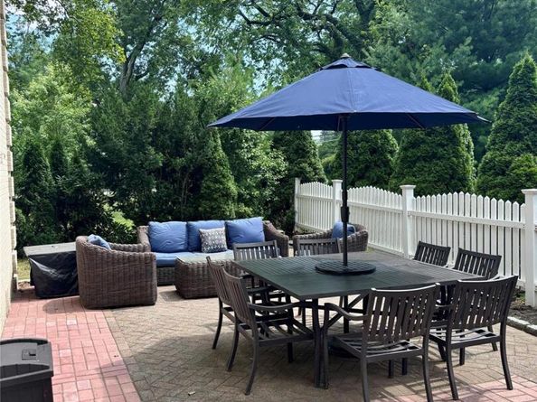 1183 California Road B1, Eastchester NY 10709