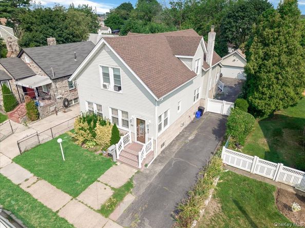 25 Edwards Place, Valley Stream NY 11580