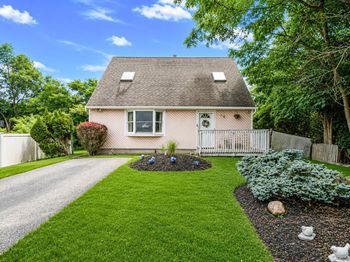 16 Wavecrest Drive