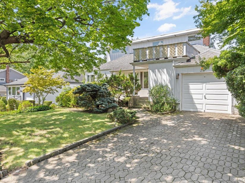 24 Cornell Drive, Great Neck NY 11020