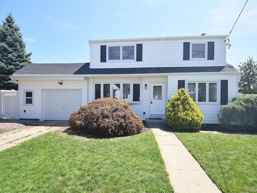112 Raynor Street, West Babylon NY 11704