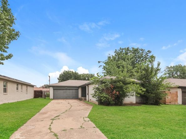 1718  Joan Drive , Dallas Texas 75217