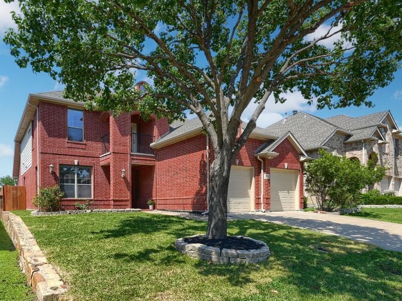 1127  Valley Vista Drive , Irving Texas 75063
